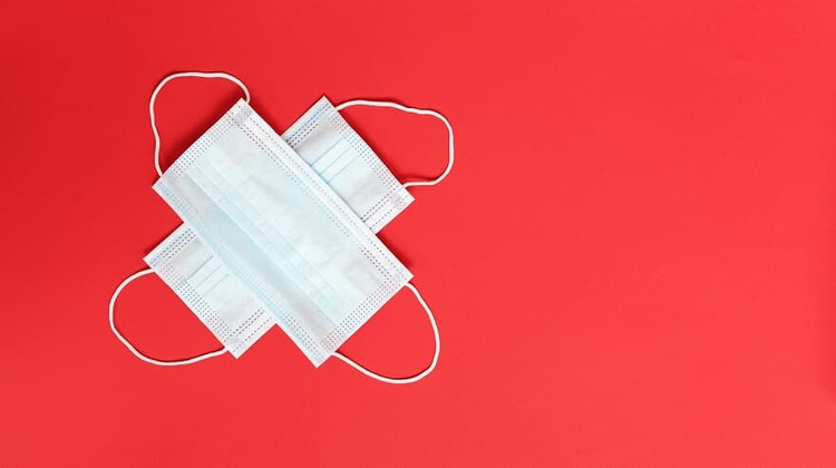 Morte de porteiro por covid não é acidente de trabalho, decide juíza