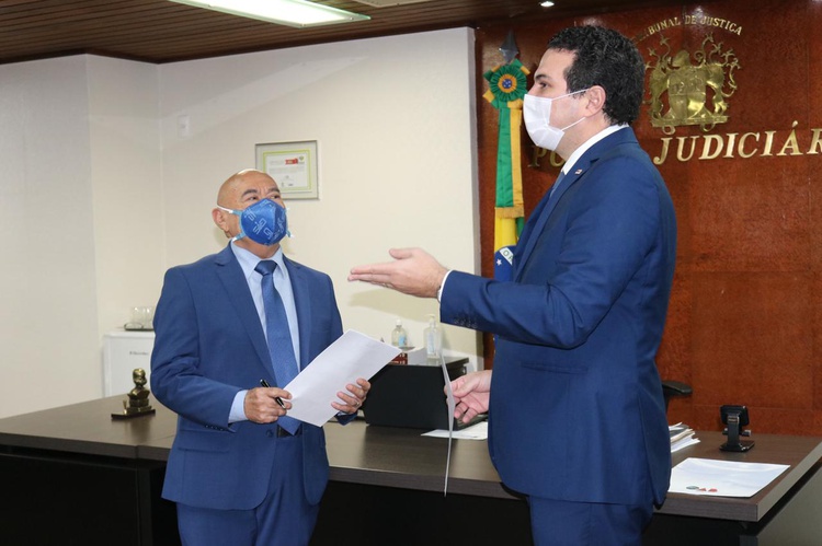 Presidente do TJ/PI, desembargador Oliveira e o presidente Celso Neto da OAB/PI.