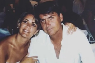 Bolsonaro passou comando da rachadinha para Flávio e Carlos