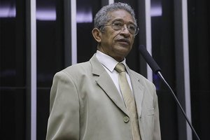 Vicentinho (PT-SP), deputado: “No ABC, nós éramos 365 mil trabalhadores com carteira assinada, mesmo antes da pandemia, esse número já havia caído para 180 mil. Nunca vi fome naquela região, hoje esto (Foto: Agência Câmara)