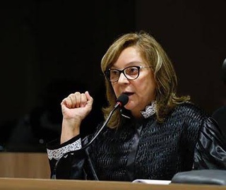 Jornalista ataca Juíza