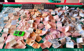 SSP-PI deflagra operação contra o tráfico e apreende dinheiro e drogas em Lagoa Alegre (Foto: Divulgação) SSP-PI deflagra operação contra o tráfico e apreende dinheiro e drogas em Lagoa Alegre (Foto: Divulgação)