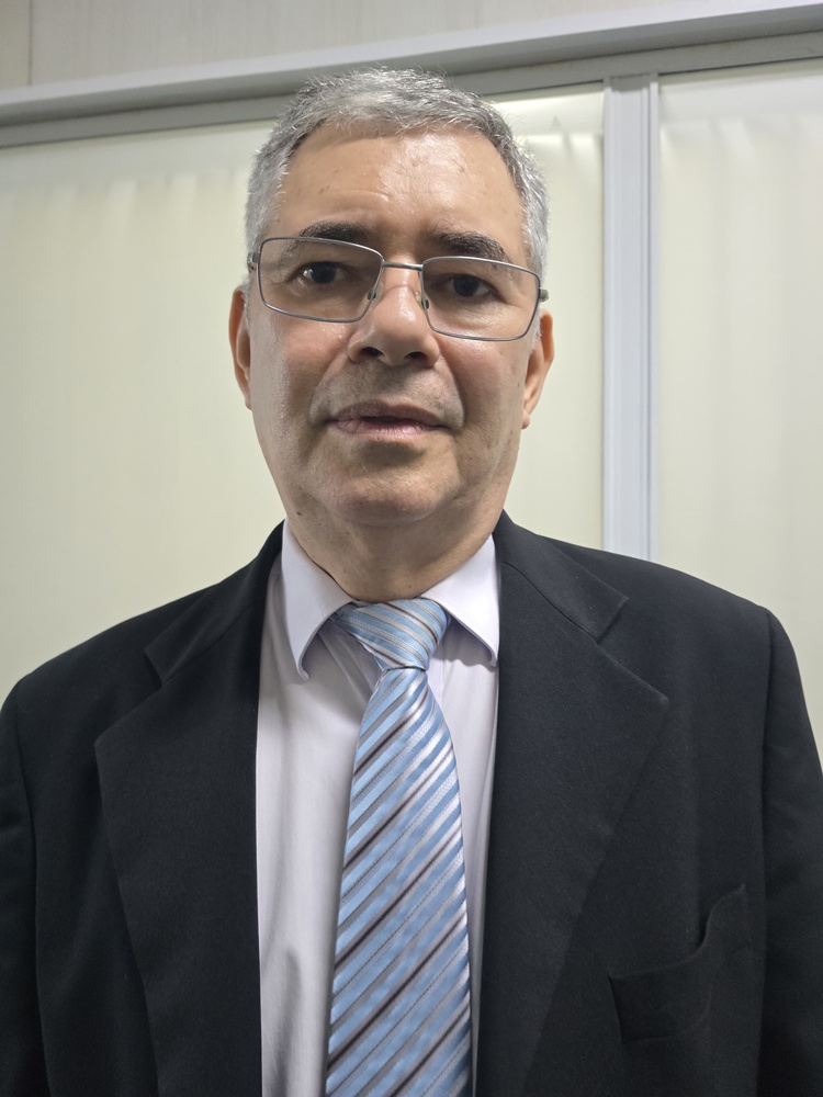 Desembargador Lirton Nogueira do TJ/PI