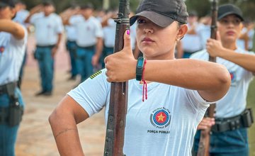PMPI realiza entrega do primeiro uniforme de instrução a nova turma do Curso de Formação de Soldados nesta segunda-feira (18) (Foto: Divulgação)