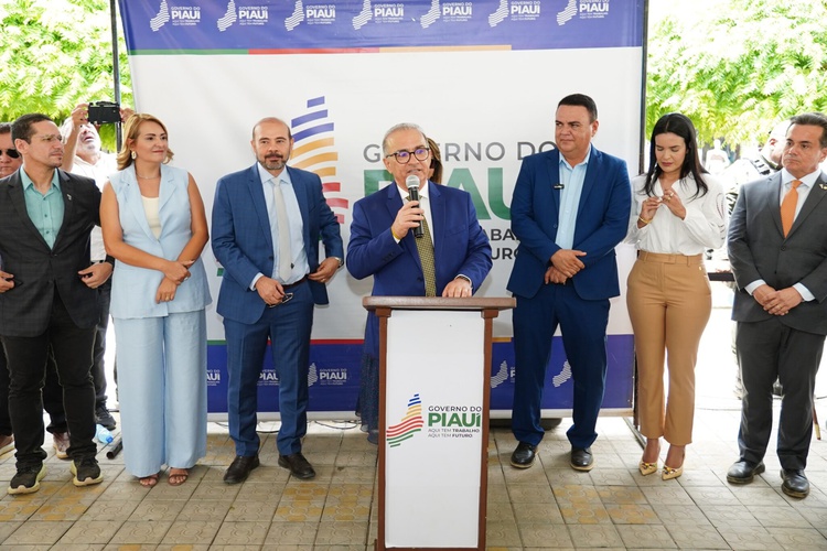 Governador em exercício entrega 700 registros de imóveis em Santa Filomena nesta quarta (14)