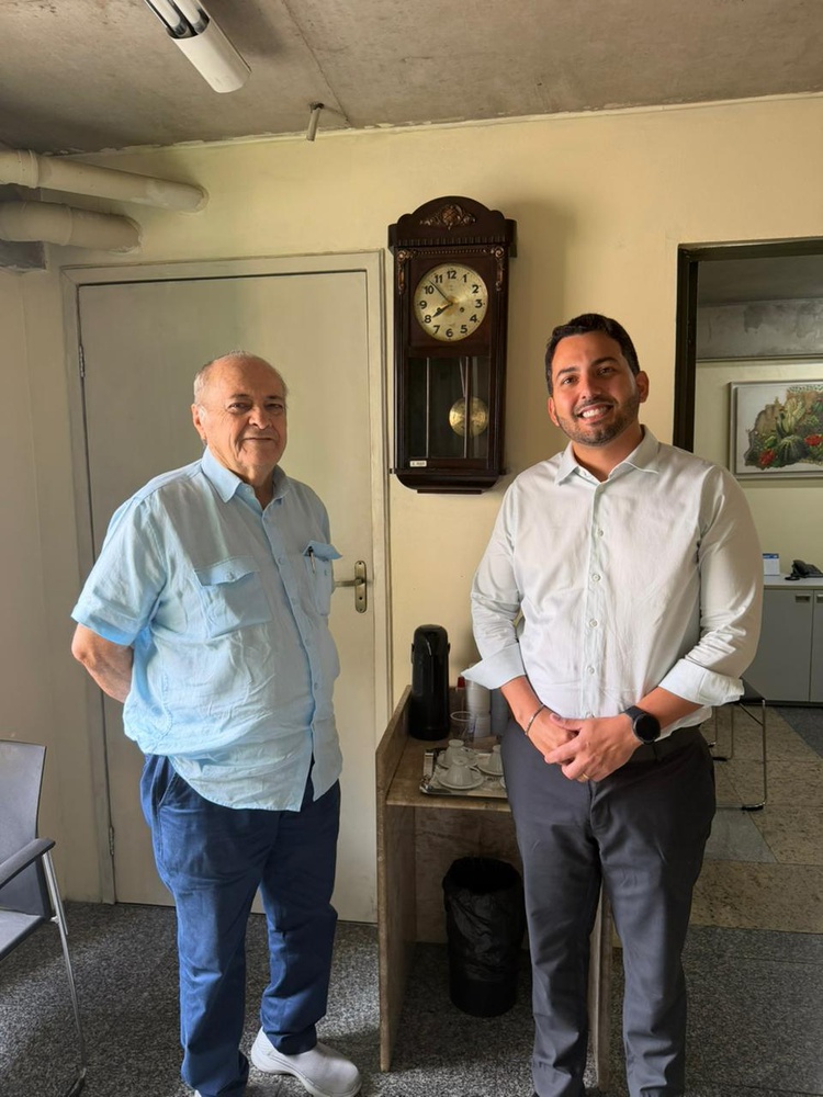 Breno faz visita  ao prefeito Silvio Mendes: 