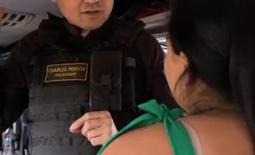 Mulher acusada de homicídio é presa após abordagem a ônibus na BR 343 (Foto: Divulgação)