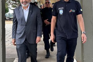 Secretários Antônio Luiz Carlos  Augusto visitam unidades prisionais (Foto: Divulgação)