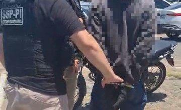 SSP-PI prende motociclista por agressão no trânsito após desentendimento durante corrida (Foto: DivulgaçãoSSP-PI prende motociclista por agressão no trânsito após desentendimento durante corrida)