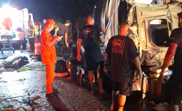 Acidente com ônibus de banda do Ceará deixa vários ferido em Teresina (Foto: Divulgação) Acidente com ônibus de banda do Ceará deixa vários ferido em Teresina (Foto: Divulgação)