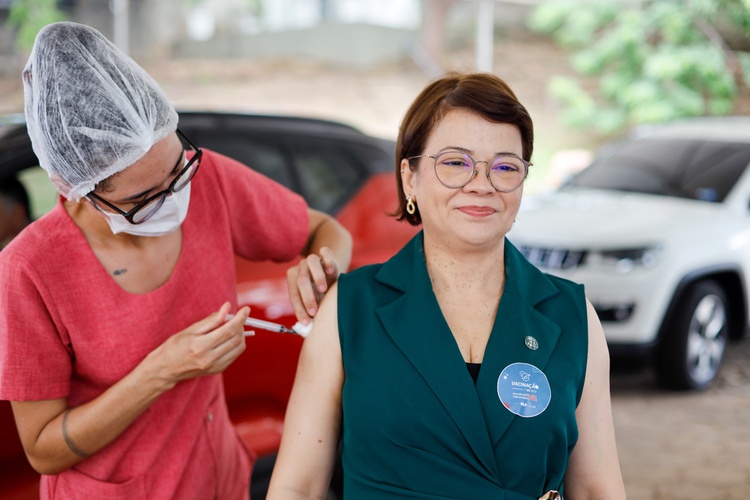 OAB Piauí e CAAPI iniciam campanha de vacinação e imunizam mais de 1,5 mil pessoas em Teresina