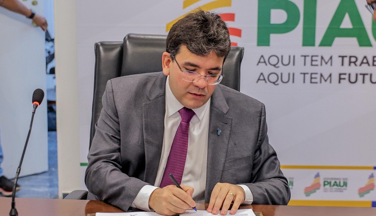 Rafael sanciona Lei IPVA zero para aplicativo e pessoa com deficiência