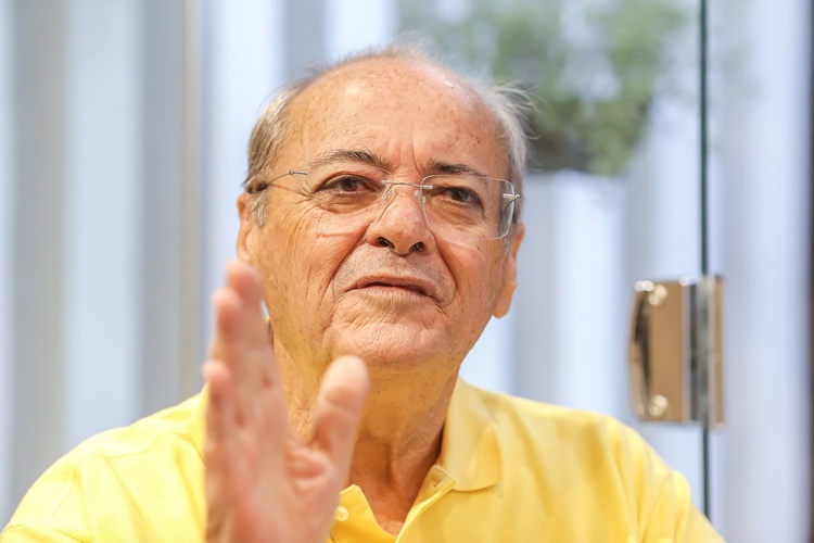 Silvio se afasta aos poucos de Ciro para não piorar sua aprovação