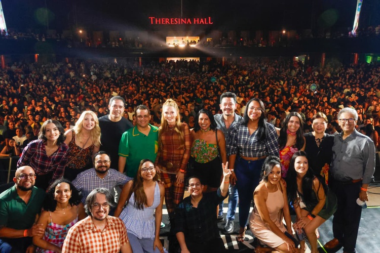 Arraiá da Advocacia 2026 reúne 9 mil pessoas em noite histórica no Theresina Hall com show da Taty Girl