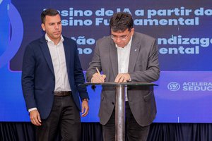 Rafael Fonteles lança programa que fará do Piauí o 1º estado do Brasil a levar ensino de IA para escolas públicas de todos os municípios (Foto: Dvulgação)