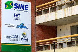 Sine divulga novas vagas de emprego em Teresina, Floriano e Parnaíba (Foto: Reprodução) Sine divulga novas vagas de emprego em Teresina, Floriano e Parnaíba (Foto: Reprodução)
